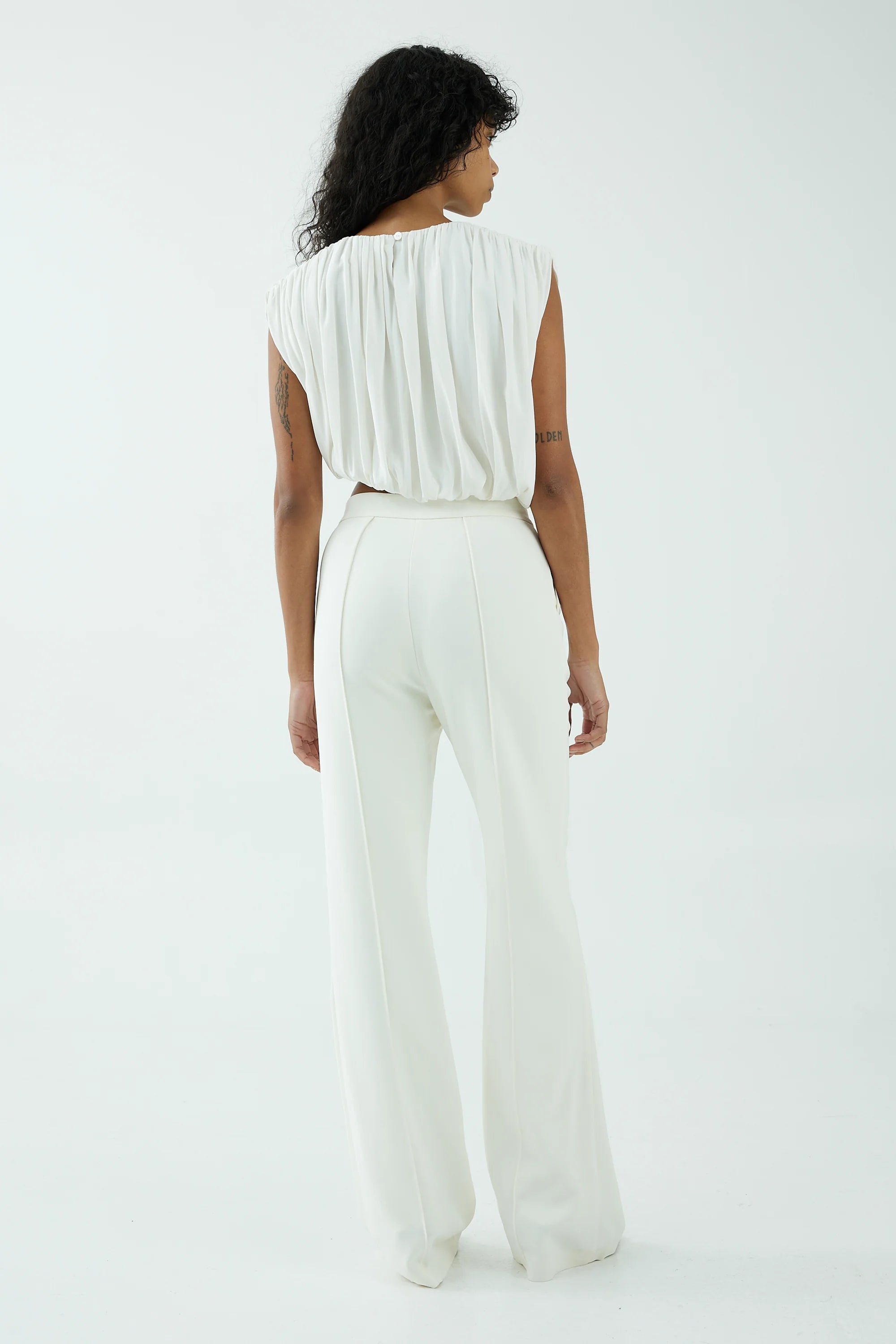 OFF WHITE
